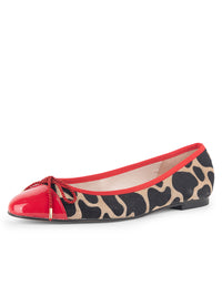 Giraffe/Red