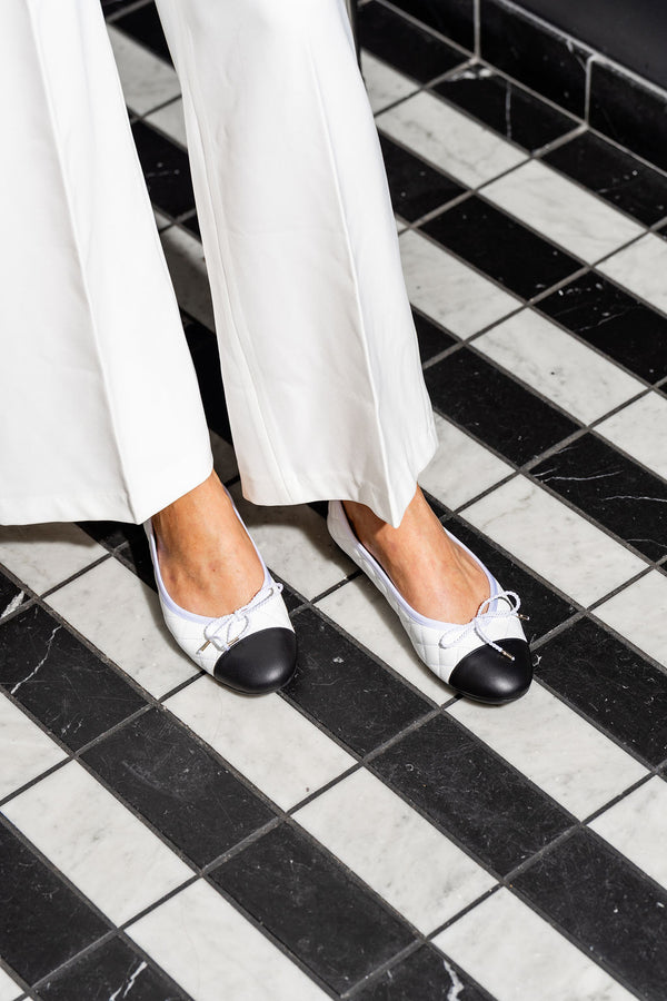 Black and white womens flats outlet